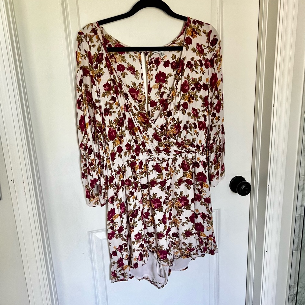 American Eagle Floral Flutter Sleeve Romper